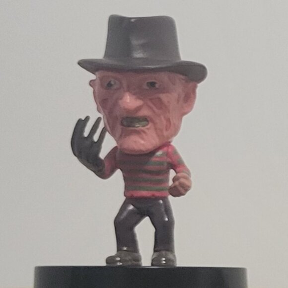 10 Horror Slasher Thriller Psycho Killer Movie Collectable Miniature Figures - Picture 7 of 16